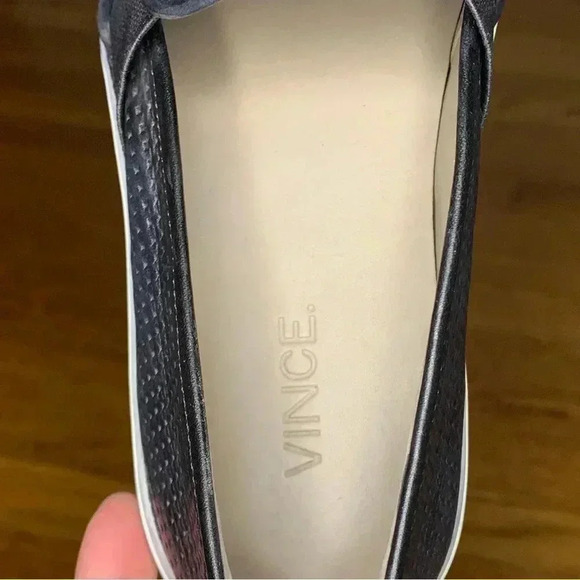 Vince Blair Black Perforated leather loafer, women’s size 6 - Picture 8 of 10